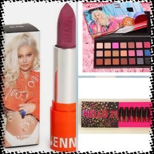 Kylie Hello 21